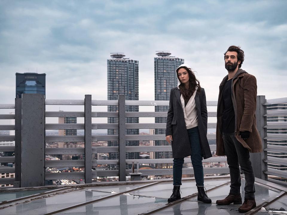 شاهد مسلسل القاع الحلقة 3 مترجمة للعربية HD
