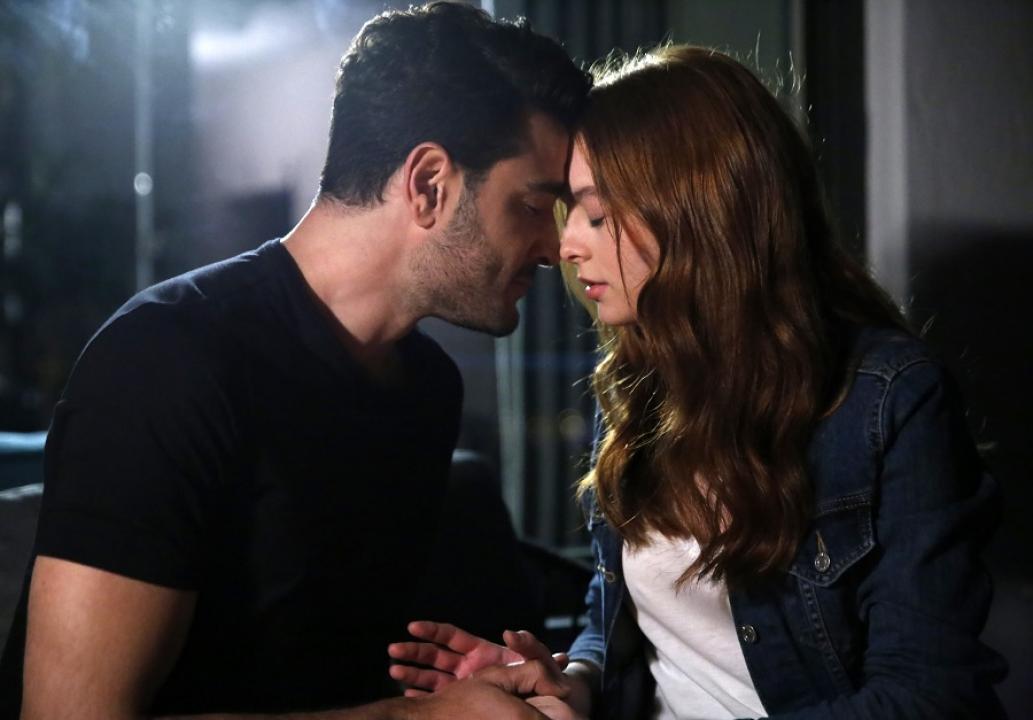 شاهد مسلسل اللطخة الحلقة 7 مترجمة للعربية HD