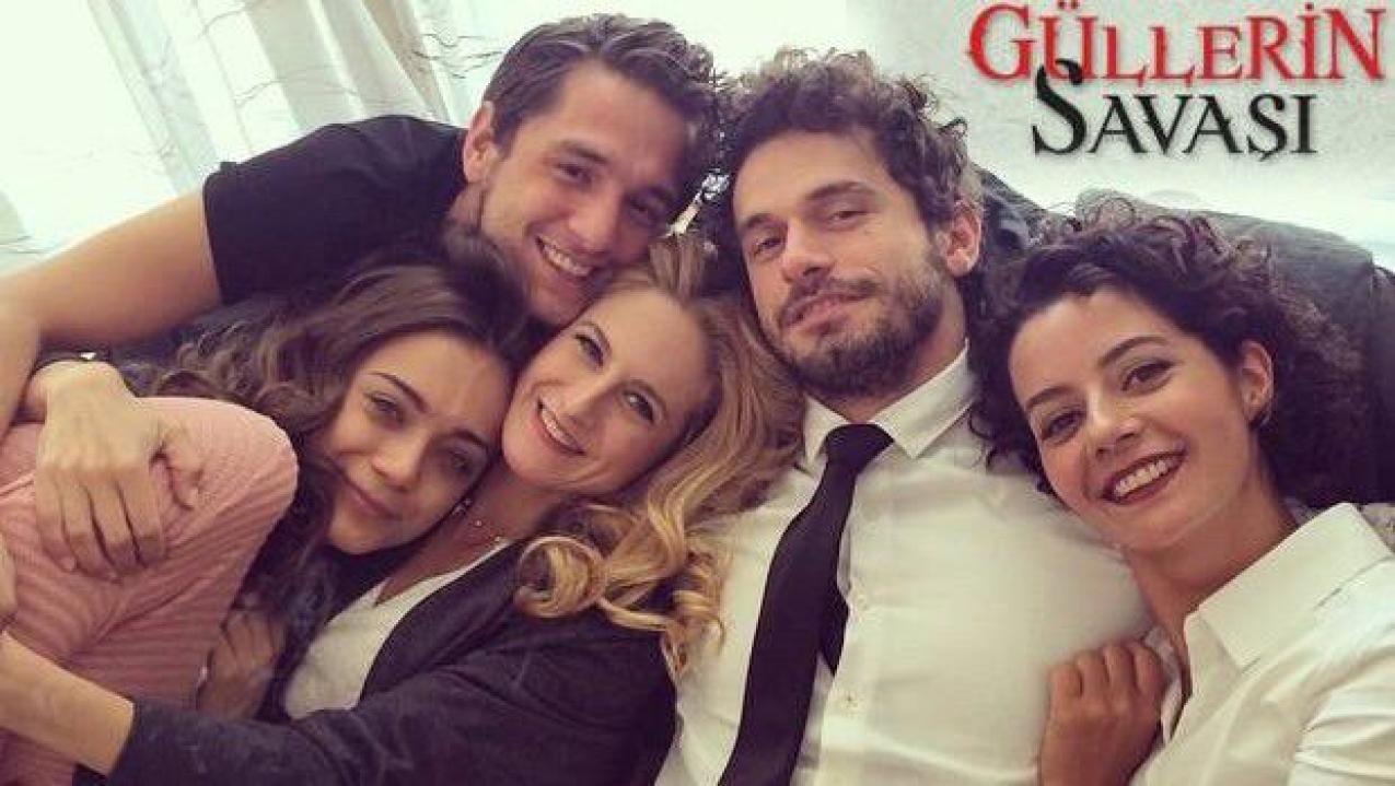 شاهد مسلسل حرب الورود الحلقة 52 مترجمة للعربية HD